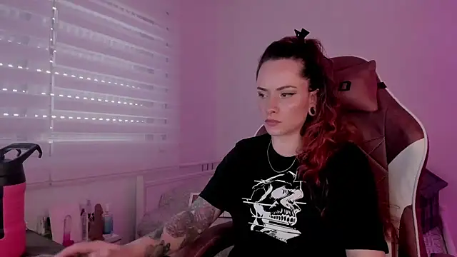 Snapshot of Domina_Deivis chatting on March 2025 01:18:01 PM Domina Deivis online show from March 2025 01:18:01 PM