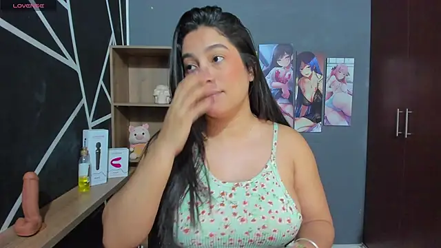 Snapshot of 02megan chatting on January 2025 01:13:01 PM 02megan online show from January 2025 01:13:01 PM