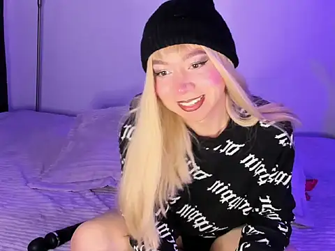 victoria qq online show from November 2025 05:51:02 PM