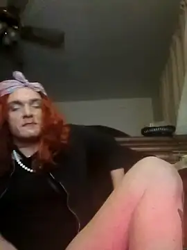 Dee-Lux Fux online show from October 2025 09:12:01 AM