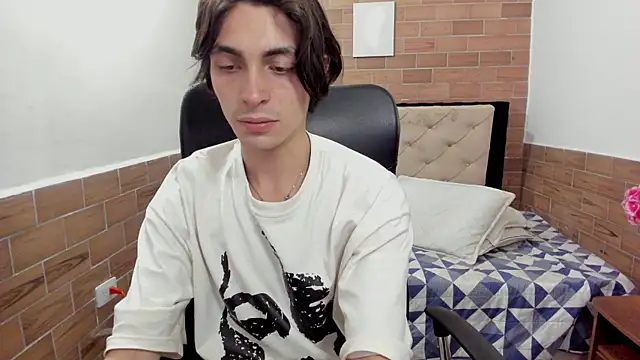 Snapshot of MIKE_HUNTER7 chatting on December 2024 03:47:01 AM MIKE HUNTER7 online show from December 2024 03:47:01 AM