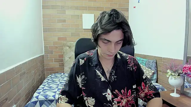 Snapshot of MIKE_HUNTER7 chatting on January 2025 12:13:01 PM MIKE HUNTER7 online show from January 2025 12:13:01 PM