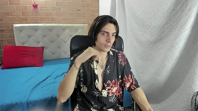 Snapshot of MIKE_HUNTER7 chatting on February 2025 12:29:01 PM MIKE HUNTER7 online show from February 2025 12:29:01 PM