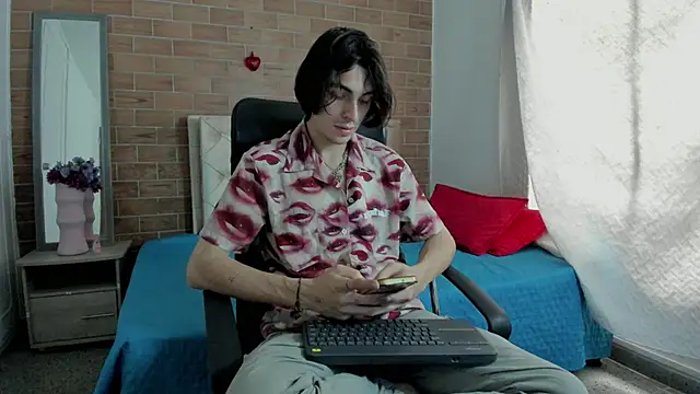 Snapshot of MIKE_HUNTER7 chatting on February 2025 04:20:02 PM MIKE HUNTER7 online show from February 2025 04:20:02 PM