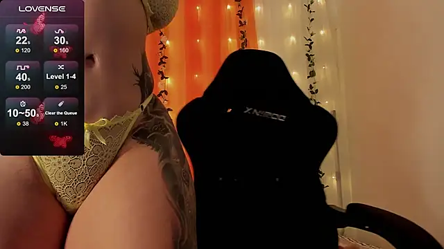 mally s1 online show from December 2024 07:16:01 PM