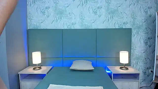 lexiethompson  online show from October 2025 12:11:01 PM