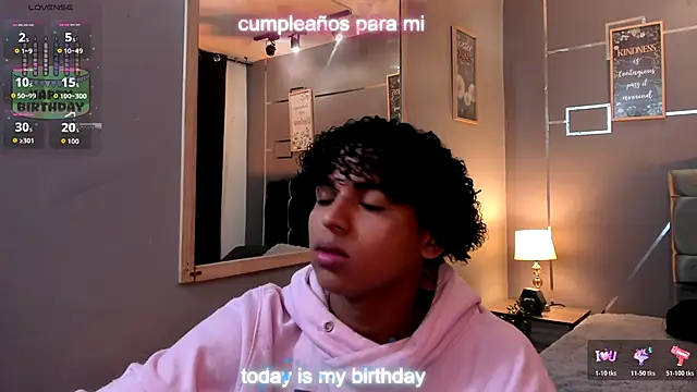 Snapshot of Noah_Smith04 chatting on December 2025 01:38:01 PM Noah Smith04 online show from December 2025 01:38:01 PM