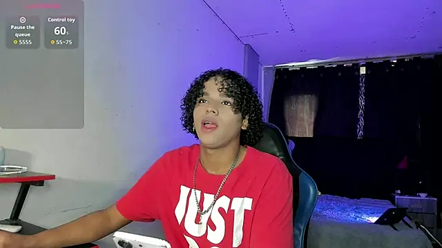 Snapshot of Noah_Smith04 chatting on April 2026 07:08:01 PM Noah Smith04 online show from April 2026 07:08:01 PM