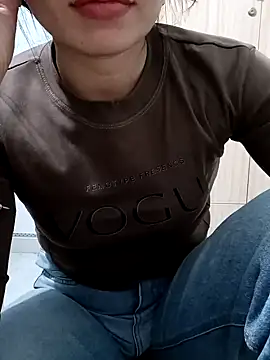 Snapshot of Blythe_69 chatting on February 2025 10:32:02 AM Blythe 69 online show from February 2025 10:32:02 AM