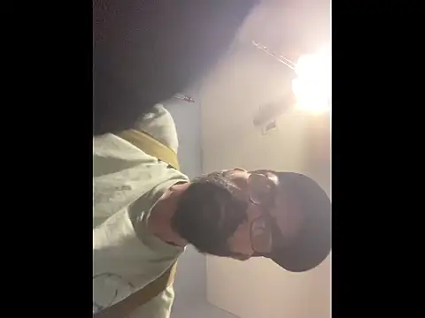 Snapshot of Onesieboy4daddys chatting on November 2025 03:29:02 AM Onesieboy4daddys online show from November 2025 03:29:02 AM