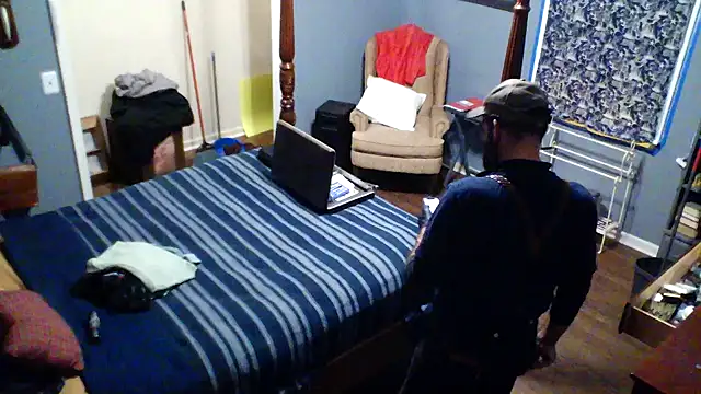 Snapshot of Onesieboy4daddys chatting on December 2025 06:25:02 PM Onesieboy4daddys online show from December 2025 06:25:02 PM