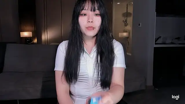 Snapshot of hee_young11 chatting on March 2025 02:51:02 PM hee young11 online show from March 2025 02:51:02 PM