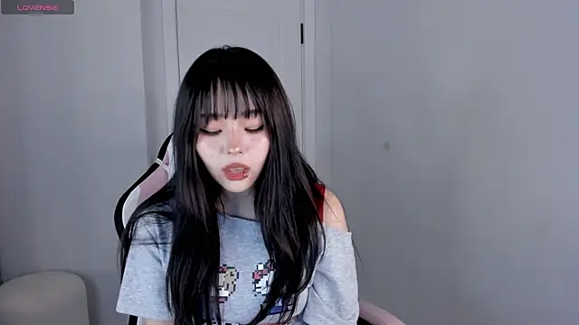 Snapshot of hee_young11 chatting on September 2025 10:03:02 PM hee young11 online show from September 2025 10:03:02 PM