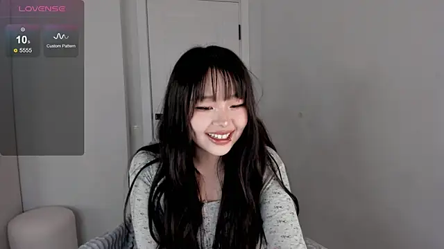 Snapshot of hee_young11 chatting on October 2025 11:37:01 PM hee young11 online show from October 2025 11:37:01 PM