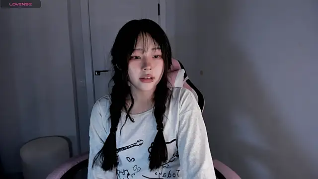 Snapshot of hee_young11 chatting on October 2025 07:31:02 PM hee young11 online show from October 2025 07:31:02 PM