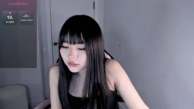 Snapshot of hee_young11 chatting on November 2025 05:13:02 PM hee young11 online show from November 2025 05:13:02 PM