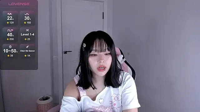 Snapshot of hee_young11 chatting on December 2025 03:58:02 AM hee young11 online show from December 2025 03:58:02 AM