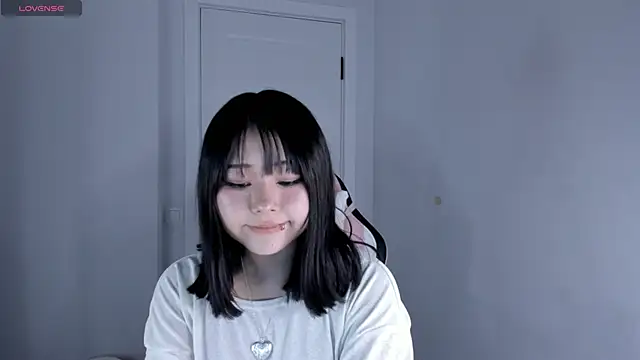 Snapshot of hee_young11 chatting on December 2025 05:54:02 PM hee young11 online show from December 2025 05:54:02 PM