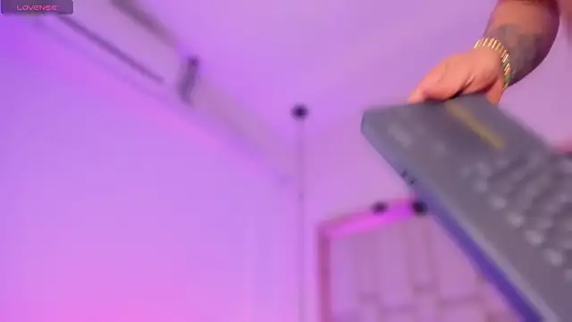 Snapshot of Kleverly_Manson1 chatting on March 2026 04:41:01 AM Kleverly Manson1 online show from March 2026 04:41:01 AM