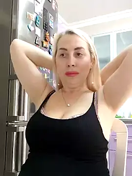 HotJanet online show from March 2025 01:06:01 PM