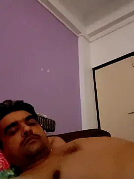 Snapshot of suton1 chatting on April 2026 11:30:02 AM suton1 online show from April 2026 11:30:02 AM