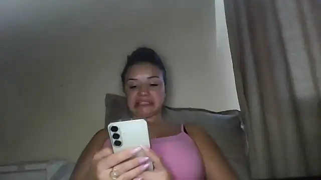 Snapshot of Linusya chatting on September 2025 03:24:02 PM Linusya online show from September 2025 03:24:02 PM