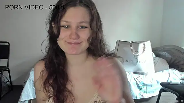 Snapshot of Charlotte_wow chatting on April 2026 05:32:02 AM Charlotte wow online show from April 2026 05:32:02 AM