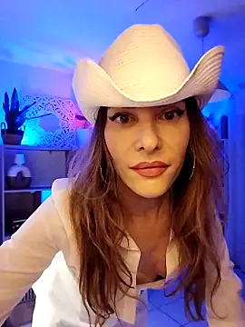 Snapshot of Luna_Kitanna chatting on November 2025 10:37:01 PM Luna Kitanna online show from November 2025 10:37:01 PM