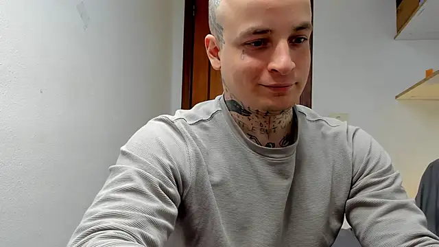 Snapshot of layneinchains chatting on March 2026 11:47:02 AM layneinchains online show from March 2026 11:47:02 AM