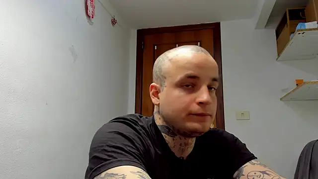 Snapshot of layneinchains chatting on March 2026 11:25:02 AM layneinchains online show from March 2026 11:25:02 AM