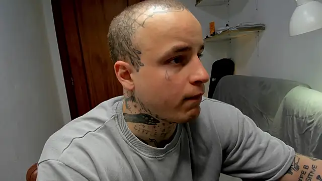 Snapshot of layneinchains chatting on March 2026 08:48:01 AM layneinchains online show from March 2026 08:48:01 AM