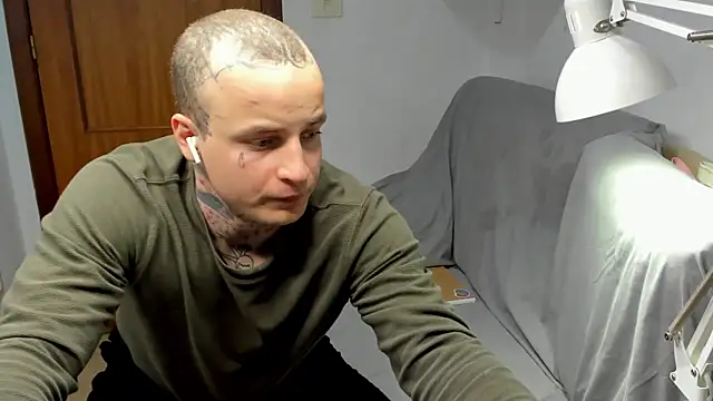 Snapshot of layneinchains chatting on April 2026 03:12:01 PM layneinchains online show from April 2026 03:12:01 PM