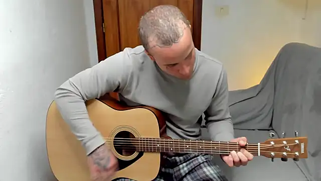 Snapshot of layneinchains chatting on April 2026 11:59:01 AM layneinchains online show from April 2026 11:59:01 AM