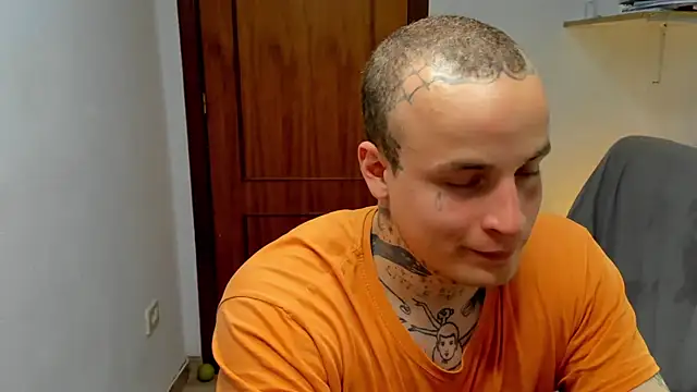 Snapshot of layneinchains chatting on April 2026 12:43:01 PM layneinchains online show from April 2026 12:43:01 PM