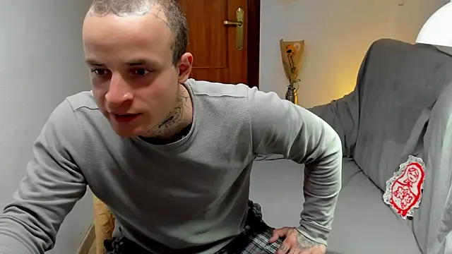 Snapshot of layneinchains chatting on April 2026 01:23:01 PM layneinchains online show from April 2026 01:23:01 PM