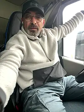 Snapshot of dzhakar chatting on January 2026 11:59:02 AM dzhakar online show from January 2026 11:59:02 AM