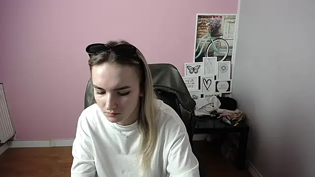 viktoria lovely online show from March 2025 12:20:01 PM