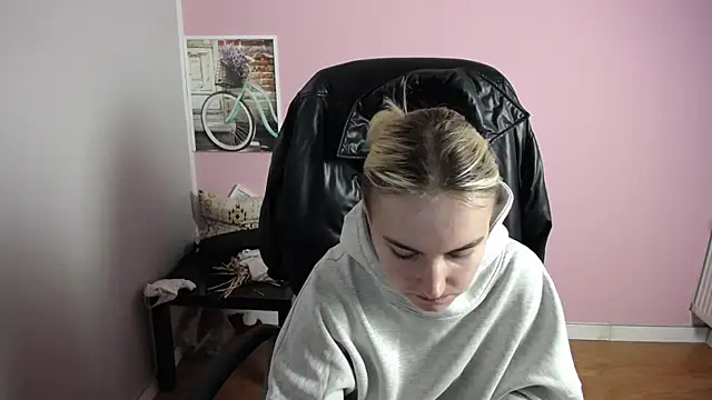 Snapshot of viktoria_lovely chatting on April 2026 07:17:02 AM viktoria lovely online show from April 2026 07:17:02 AM