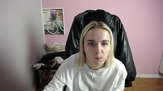 Snapshot of viktoria_lovely chatting on April 2026 11:15:01 AM viktoria lovely online show from April 2026 11:15:01 AM