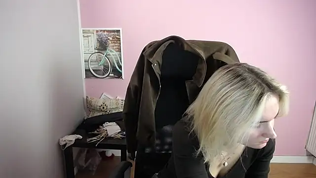 Snapshot of viktoria_lovely chatting on April 2026 09:49:01 AM viktoria lovely online show from April 2026 09:49:01 AM