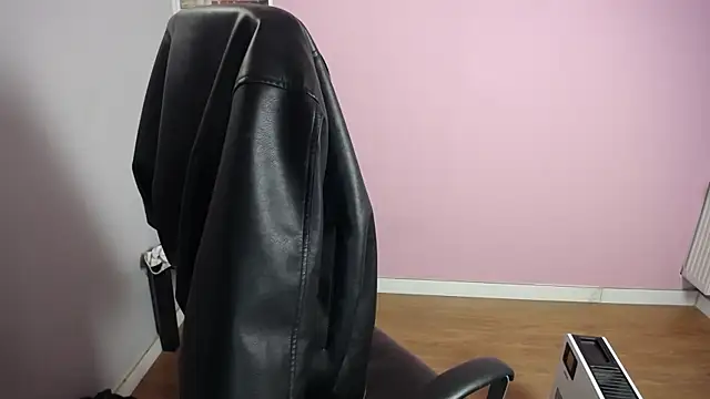 Snapshot of viktoria_lovely chatting on April 2026 08:17:01 AM viktoria lovely online show from April 2026 08:17:01 AM