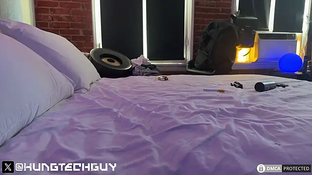 Snapshot of hungtechguy chatting on April 2026 11:38:02 PM hungtechguy online show from April 2026 11:38:02 PM