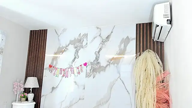 aidaadams online show from February 2025 06:19:01 PM