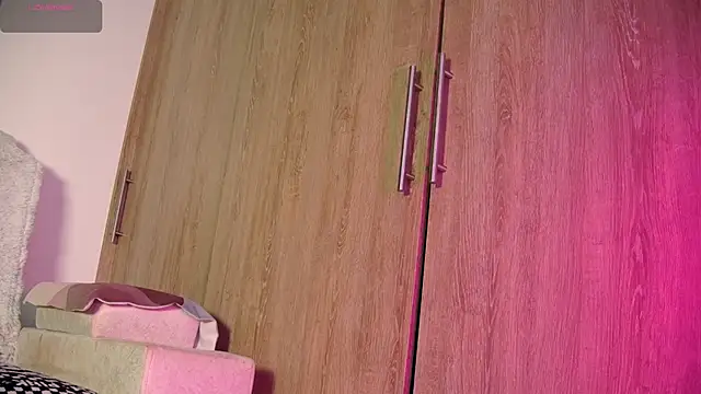 aidaadams online show from November 2025 11:32:02 AM