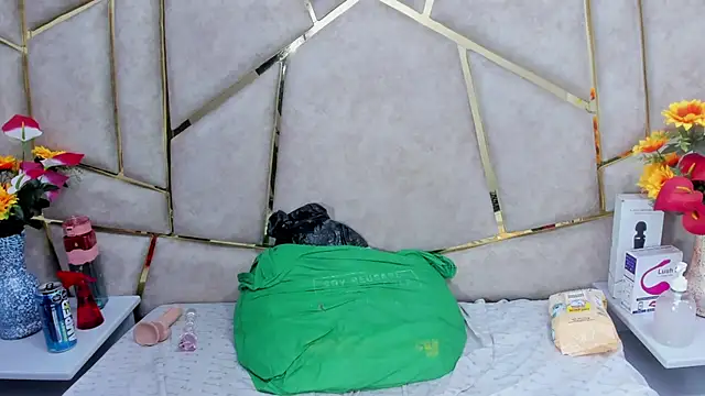 Kloe Candy1 online show from January 2025 09:48:01 AM