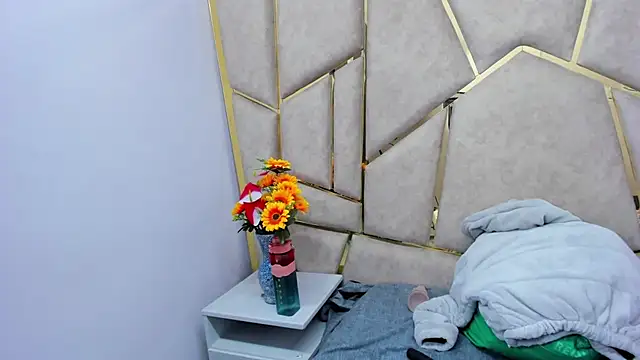 Kloe Candy1 online show from November 2025 04:46:02 AM