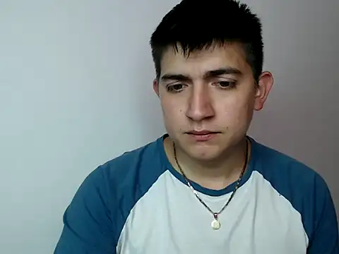 Snapshot of Andres02Smile chatting on May 2026 09:12:02 PM Andres02Smile online show from May 2026 09:12:02 PM