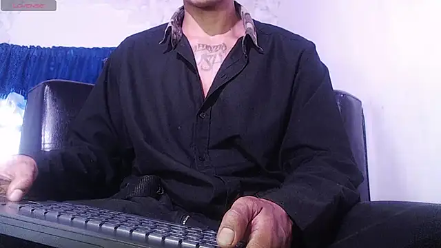 Snapshot of Ryan_coopper chatting on March 2025 02:56:01 PM Ryan coopper online show from March 2025 02:56:01 PM