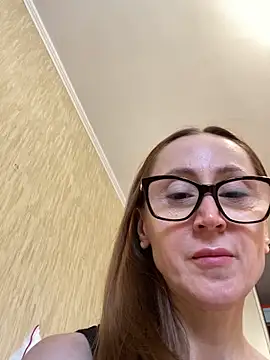 LauraDavis online show from April 2026 09:34:01 AM