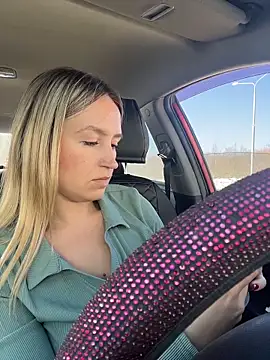 Snapshot of StasyWood chatting on April 2026 06:19:01 AM StasyWood online show from April 2026 06:19:01 AM